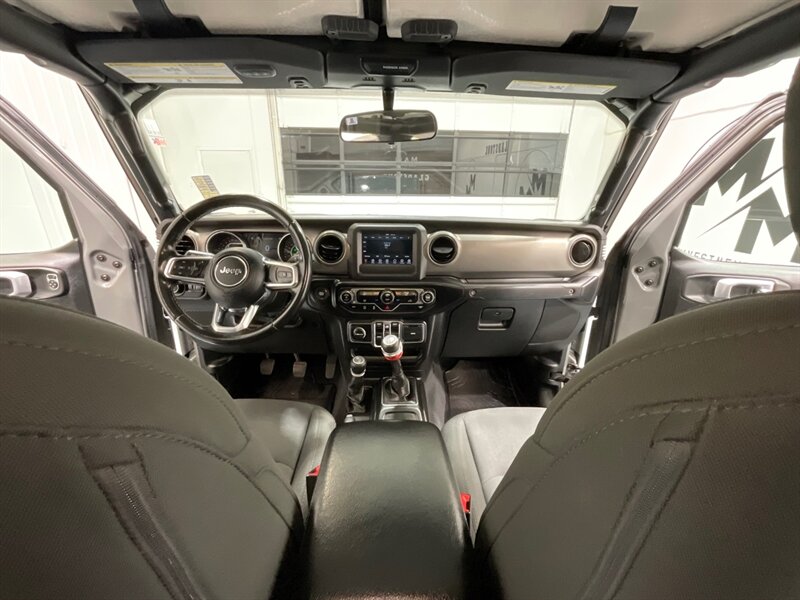 2020 Jeep Gladiator Sport Pickup 4X4 / 3.6L V6 / 6-SPEED MANUAL / HARD TOP / Alpine Premium Audio System/ ZERO RUST - Photo 37 - Gladstone, OR 97027