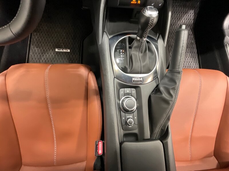 2022 Mazda MX-5 Miata Grand Touring 2dr Convertible / Auto/ 7K Miles / Leather Heated Seats / Navigation & Rear view Camera / 1-OWNER LOCAL - Photo 18 - Gladstone, OR 97027