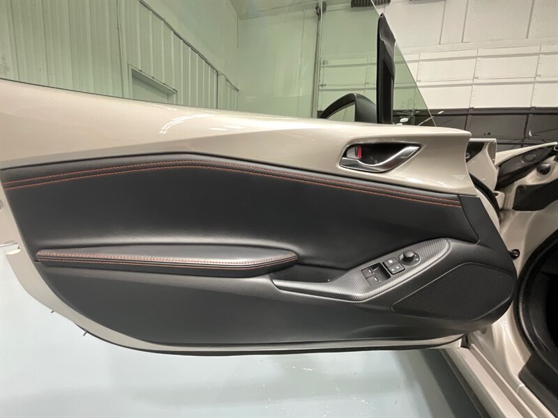 2022 Mazda MX-5 Miata Grand Touring 2dr Convertible / Auto/ 7K Miles / Leather Heated Seats / Navigation & Rear view Camera / 1-OWNER LOCAL - Photo 37 - Gladstone, OR 97027