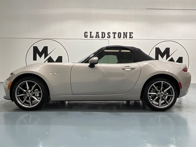 2022 Mazda MX-5 Miata Grand Touring 2dr Convertible / Auto/ 7K Miles / Leather Heated Seats / Navigation & Rear view Camera / 1-OWNER LOCAL - Photo 3 - Gladstone, OR 97027