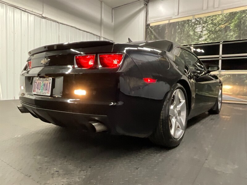 2012 Chevrolet Camaro LT Coupe / 3.6L V6 / RS PKG / Leather / Backup Cam  BRAND NEW TIRES / LEATHER & HEATED SEATS / BACKUP CAMERA - Photo 26 - Gladstone, OR 97027