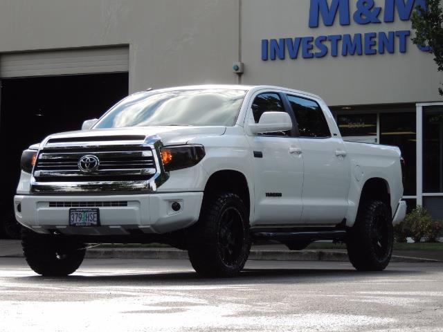 2017 Toyota Tundra SR5 / CrewMax / 4X4 / 5.7L / 6000 MILES / LIFTED