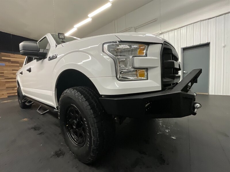 2015 Ford F-150 XLT Crew Cab 4X4 / 5.0L V8 / 1-OWNER / LIFTED  LIFTED w/ BRAND NEW 33 " COOPER TIRES & BLACK WHEELS / CUSTOM BUMPER w/ LIGHT BAR / LOCAL OREGON TRUCK / RUST FREE - Photo 10 - Gladstone, OR 97027