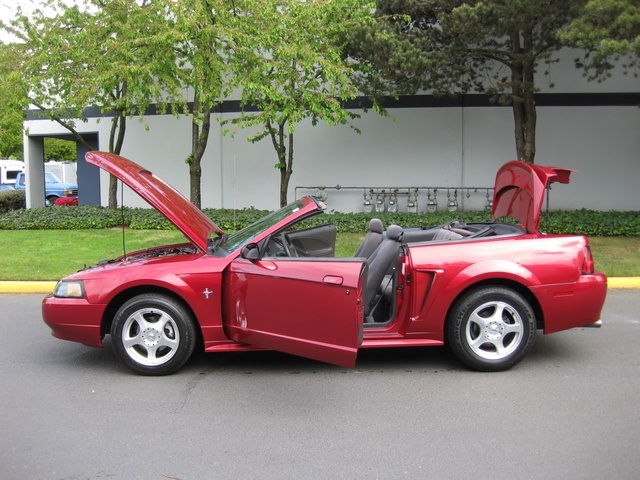 2003 Ford Mustang Deluxe CONVERTIBLE POWER TOP V6 / AUTOMATIC   - Photo 10 - Portland, OR 97217