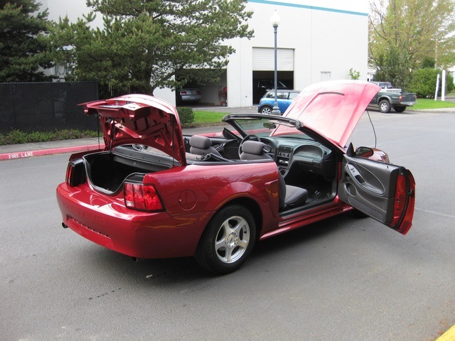 2003 Ford Mustang Deluxe CONVERTIBLE POWER TOP V6 / AUTOMATIC   - Photo 13 - Portland, OR 97217