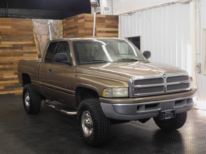 2001 Dodge Ram 2500 Laramie 4X4 / 5.9L DIESEL/ NEW TIRES/ 116,000 MILE   - Photo 2 - Gladstone, OR 97027