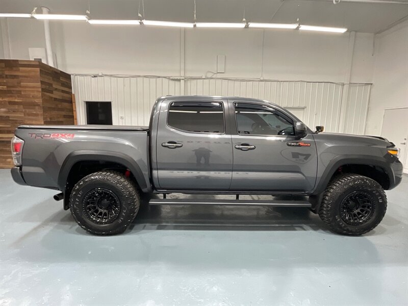 2022 Toyota Tacoma TRD Premium Off-Road 4X4/LIFTED NEW WHEELS & TIRES  / Advanced Technology Package/ Sunroof / CRAWL CONTROL / ZERO RUST - Photo 4 - Gladstone, OR 97027