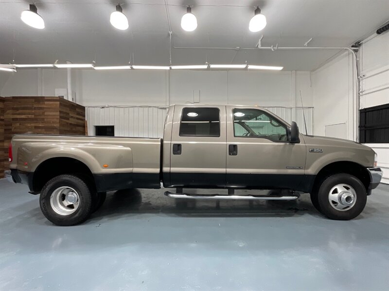 2002 Ford F-350 Lariat Crew Cab 4X4/ 7.3L DIESEL /DUALLY/68K MILES  /ZERO RUST / LEATHER W. HEATED SEATS / LONG BED / 1-TON DUALLY/1-OWNER - Photo 4 - Gladstone, OR 97027