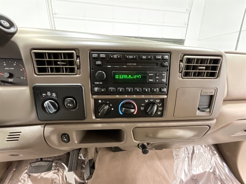 2002 Ford F-350 Lariat Crew Cab 4X4/ 7.3L DIESEL /DUALLY/68K MILES  /ZERO RUST / LEATHER W. HEATED SEATS / LONG BED / 1-TON DUALLY/1-OWNER - Photo 17 - Gladstone, OR 97027