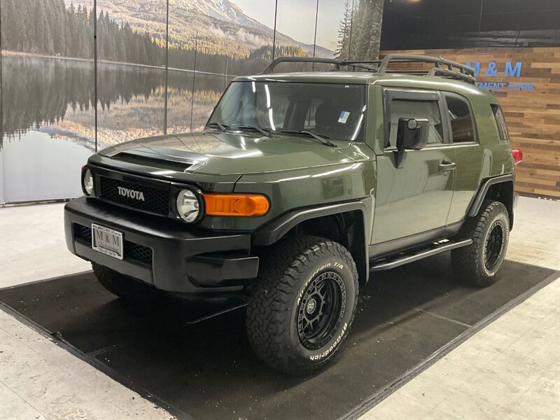 2011 Toyota FJ Cruiser 4X4 / 6-SPEED / LIFTED / 1-OWNER / 99K MILES  / LIFTED w. NEW WHEELS & TIRES / Backup Cam / DIFF LOCKS / SHARP SHARP!! - Photo 25 - Gladstone, OR 97027