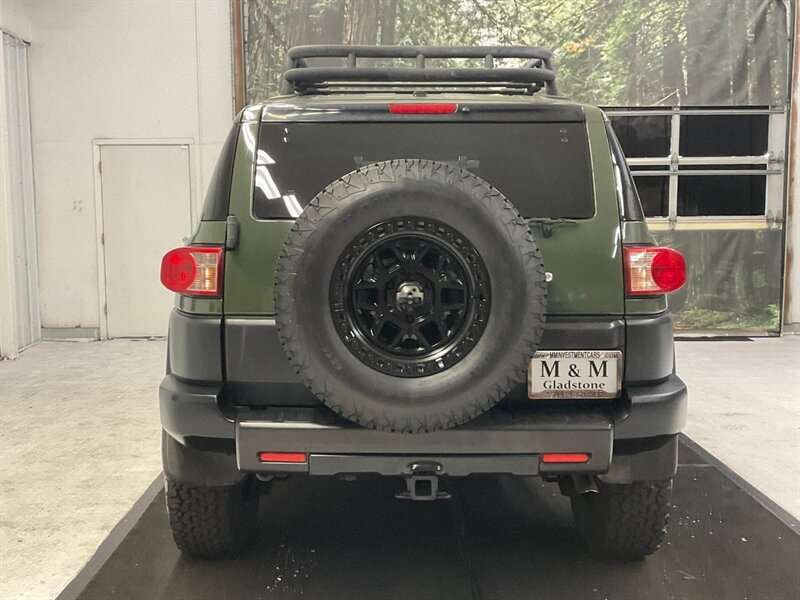 2011 Toyota FJ Cruiser 4X4 / 6-SPEED / LIFTED / 1-OWNER / 99K MILES  / LIFTED w. NEW WHEELS & TIRES / Backup Cam / DIFF LOCKS / SHARP SHARP!! - Photo 6 - Gladstone, OR 97027