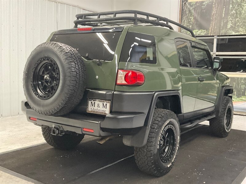 2011 Toyota FJ Cruiser 4X4 / 6-SPEED / LIFTED / 1-OWNER / 99K MILES  / LIFTED w. NEW WHEELS & TIRES / Backup Cam / DIFF LOCKS / SHARP SHARP!! - Photo 8 - Gladstone, OR 97027