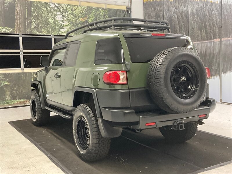 2011 Toyota FJ Cruiser 4X4 / 6-SPEED / LIFTED / 1-OWNER / 99K MILES  / LIFTED w. NEW WHEELS & TIRES / Backup Cam / DIFF LOCKS / SHARP SHARP!! - Photo 7 - Gladstone, OR 97027