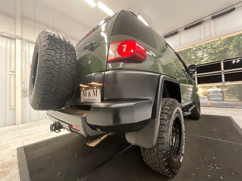 2011 Toyota FJ Cruiser 4X4 / 6-SPEED / LIFTED / 1-OWNER / 99K MILES  / LIFTED w. NEW WHEELS & TIRES / Backup Cam / DIFF LOCKS / SHARP SHARP!! - Photo 11 - Gladstone, OR 97027