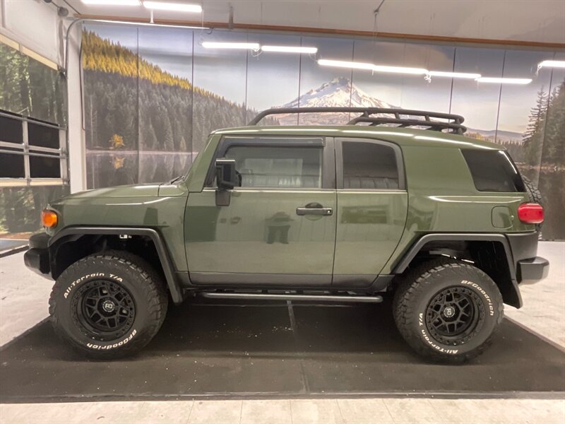 2011 Toyota FJ Cruiser 4X4 / 6-SPEED / LIFTED / 1-OWNER / 99K MILES  / LIFTED w. NEW WHEELS & TIRES / Backup Cam / DIFF LOCKS / SHARP SHARP!! - Photo 3 - Gladstone, OR 97027