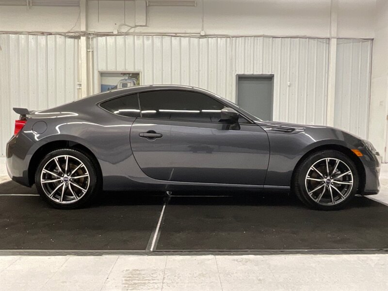 2020 Subaru BRZ Limited Coupe 6-Speed / Navigation / 15,000 MILES  / 1-OWNER LOCAL - Photo 4 - Gladstone, OR 97027