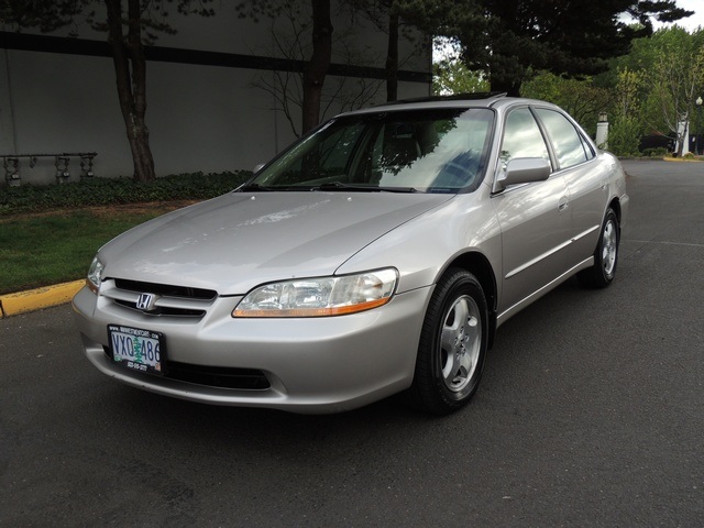 1998 Honda Accord EX / V6 / Automatic / Leather / MoonRoof / 1-Owner