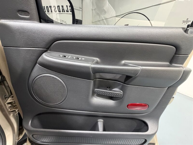 2005 Dodge Ram 1500 Laramie Crew Cab 4x4 / 1 OWNER / NEW TIRES / 121k / RUST FREE / LOCAL - Photo 28 - Gladstone, OR 97027