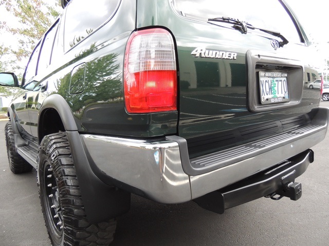 1999 Toyota 4Runner SR5 / 4X4 / 3.4L 6Cyl / LIFTED LIFTED   - Photo 12 - Portland, OR 97217