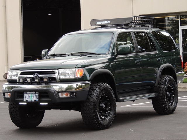 1999 Toyota 4Runner SR5 / 4X4 / 3.4L 6Cyl / LIFTED LIFTED