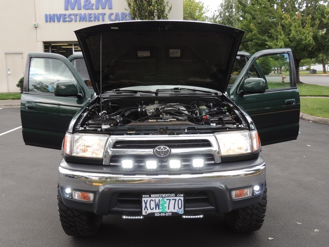 1999 Toyota 4Runner SR5 / 4X4 / 3.4L 6Cyl / LIFTED LIFTED   - Photo 31 - Portland, OR 97217