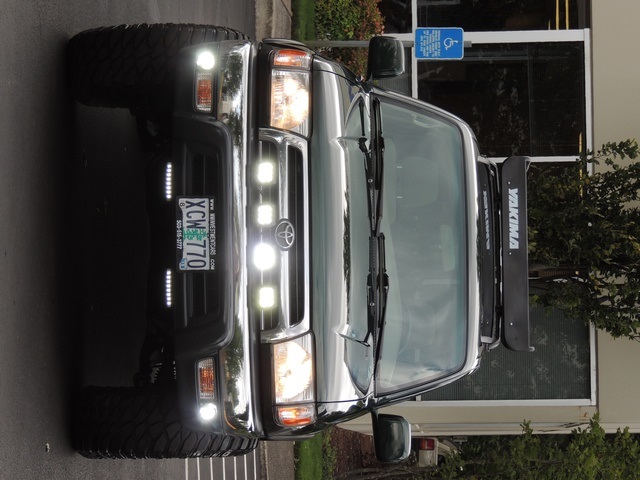 1999 Toyota 4Runner SR5 / 4X4 / 3.4L 6Cyl / LIFTED LIFTED   - Photo 49 - Portland, OR 97217