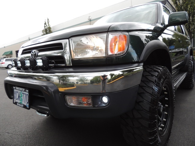 1999 Toyota 4Runner SR5 / 4X4 / 3.4L 6Cyl / LIFTED LIFTED   - Photo 9 - Portland, OR 97217