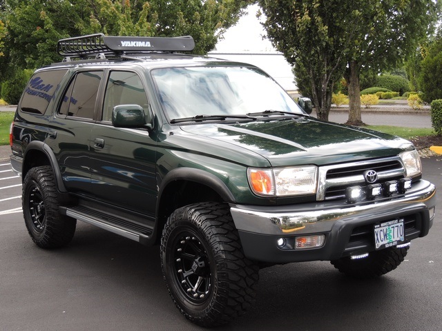 1999 Toyota 4Runner SR5 / 4X4 / 3.4L 6Cyl / LIFTED LIFTED   - Photo 46 - Portland, OR 97217