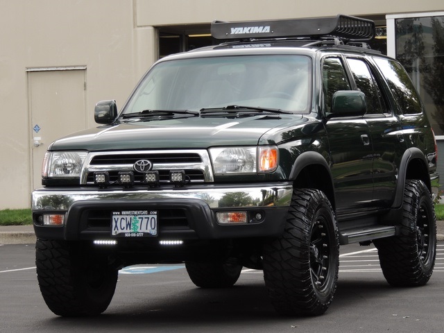 1999 Toyota 4Runner SR5 / 4X4 / 3.4L 6Cyl / LIFTED LIFTED   - Photo 43 - Portland, OR 97217