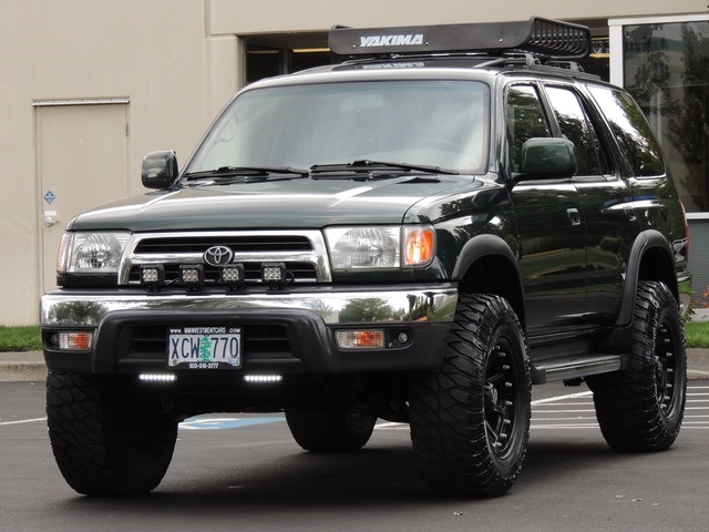 1999 Toyota 4Runner SR5 / 4X4 / 3.4L 6Cyl / LIFTED LIFTED