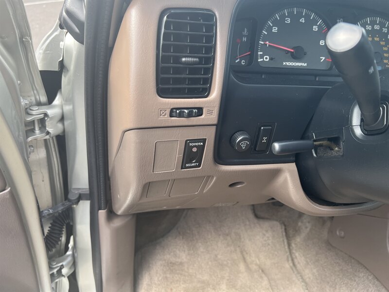 2002 Toyota 4Runner LIMITED  / FRESH TIMING BELT WATER BUMP SERVICE DONE - Photo 12 - Gladstone, OR 97027