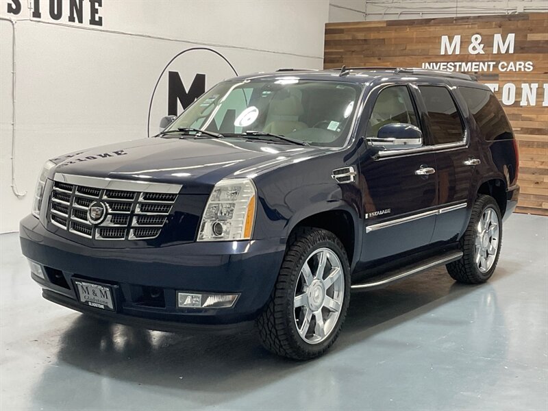 2007 Cadillac Escalade Premium Sport Utility 4X4 / 6.2L V8 / DVD Player  / LOW MILES - Photo 67 - Gladstone, OR 97027