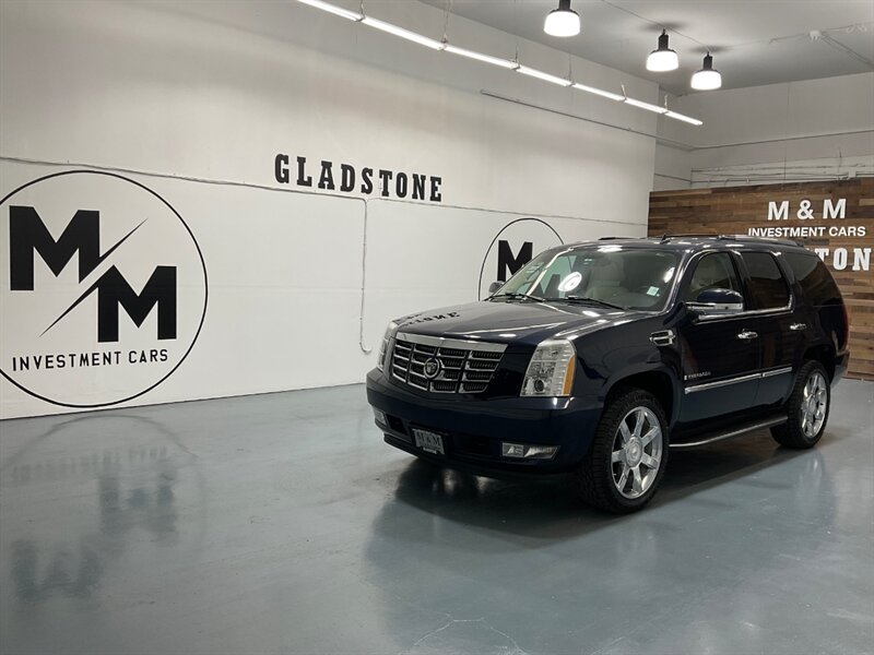 2007 Cadillac Escalade Premium Sport Utility 4X4 / 6.2L V8 / DVD Player  / LOW MILES - Photo 25 - Gladstone, OR 97027