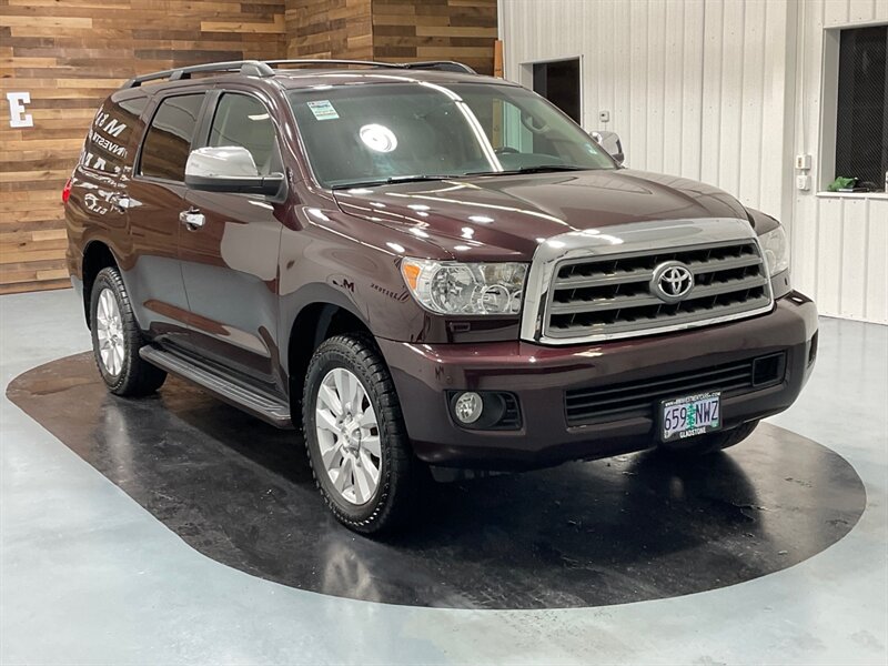 2013 Toyota Sequoia Platinum 4X4 / 5.7L V8 / Leather Navigation  DVD  / LOCAL NO RUST - Photo 2 - Gladstone, OR 97027