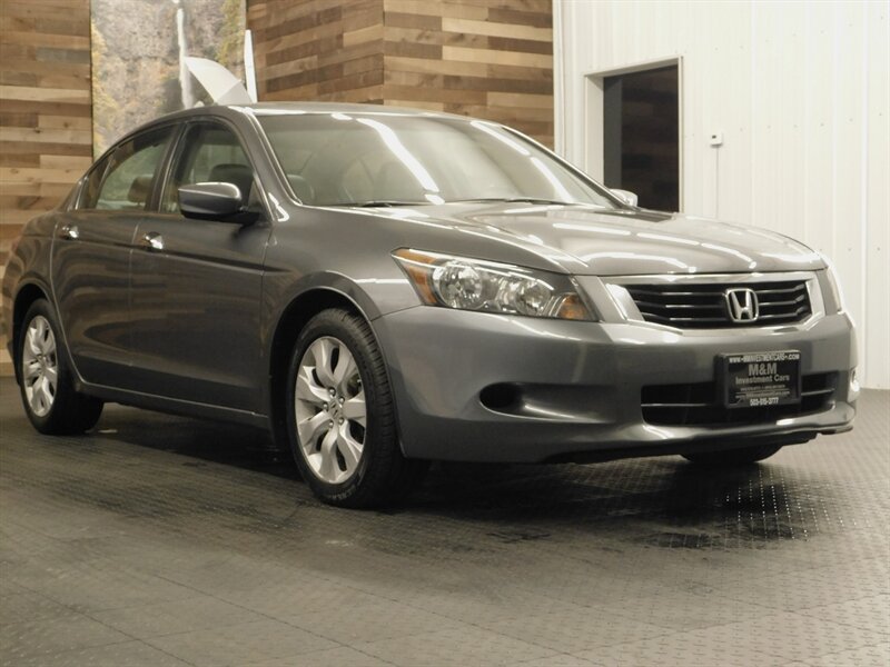 2010 Honda Accord EX-L V6 3.5L / Leath   - Photo 2 - Gladstone, OR 97027