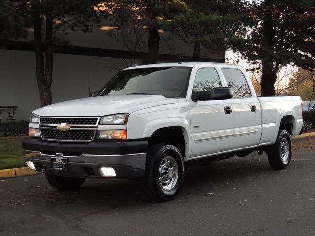 2005 Chevrolet Silverado 2500 LT/Crew Cab/ 4X4 / Duramax Diesel / Short Bed