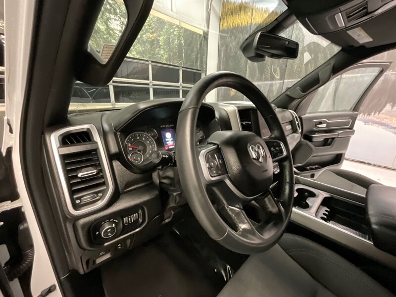 2019 RAM 1500 Big Horn Crew Cab 4X4 / 5.7L HEMI / 18,000 MILES  / 1-OWNER LOCAL - Photo 17 - Gladstone, OR 97027