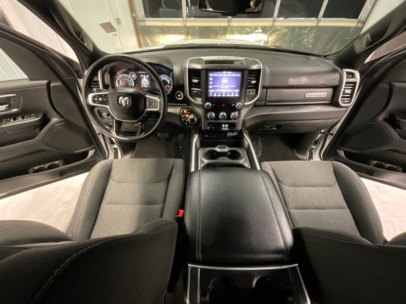 2019 RAM 1500 Big Horn Crew Cab 4X4 / 5.7L HEMI / 18,000 MILES  / 1-OWNER LOCAL - Photo 35 - Gladstone, OR 97027