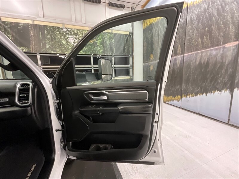 2019 RAM 1500 Big Horn Crew Cab 4X4 / 5.7L HEMI / 18,000 MILES  / 1-OWNER LOCAL - Photo 32 - Gladstone, OR 97027