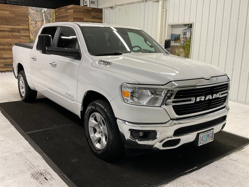 2019 RAM 1500 Big Horn Crew Cab 4X4 / 5.7L HEMI / 18,000 MILES  / 1-OWNER LOCAL - Photo 2 - Gladstone, OR 97027