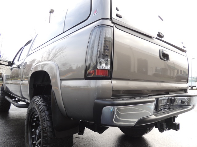 2007 GMC Sierra 2500HD Classic SLT / 4X4 / 6.6L Duramax Diesel / LBZ Engine   - Photo 11 - Portland, OR 97217