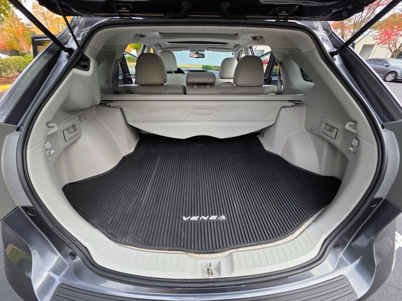 2013 Toyota Venza XLE AWD V6 CAM NAV / PANO ROOF / LEATHER / 1-OWNER  / ALL WHEEL DRIVE / FULLY LOADED - Photo 31 - Portland, OR 97217