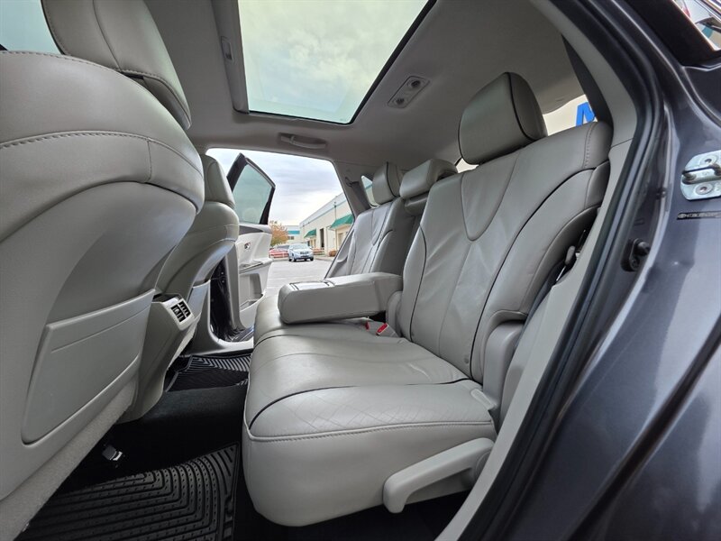 2013 Toyota Venza XLE AWD V6 CAM NAV / PANO ROOF / LEATHER / 1-OWNER  / ALL WHEEL DRIVE / FULLY LOADED - Photo 15 - Portland, OR 97217