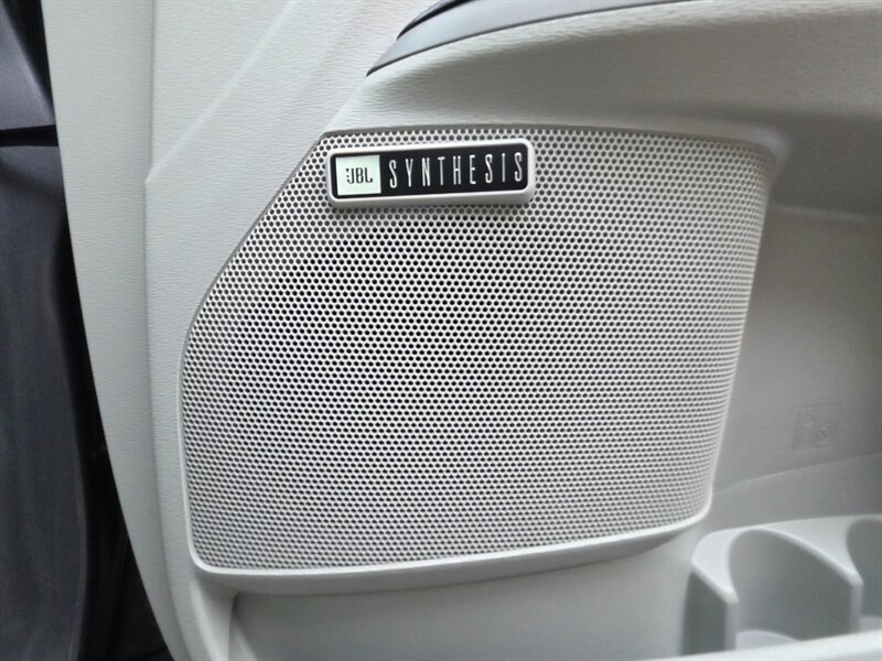 2013 Toyota Venza XLE AWD V6 CAM NAV / PANO ROOF / LEATHER / 1-OWNER  / ALL WHEEL DRIVE / FULLY LOADED - Photo 38 - Portland, OR 97217