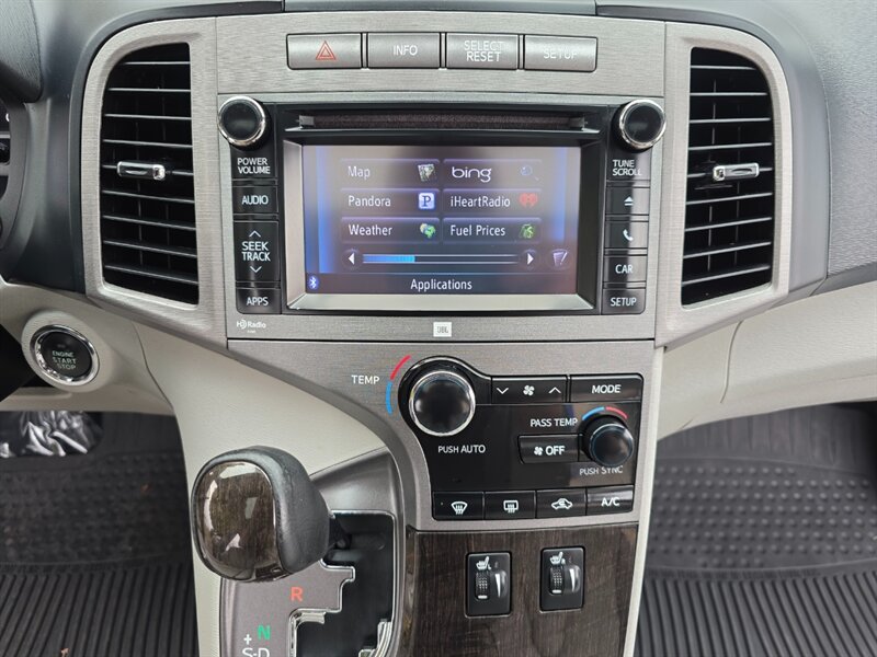 2013 Toyota Venza XLE AWD V6 CAM NAV / PANO ROOF / LEATHER / 1-OWNER  / ALL WHEEL DRIVE / FULLY LOADED - Photo 44 - Portland, OR 97217