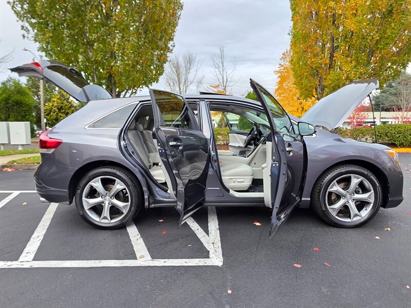 2013 Toyota Venza XLE AWD V6 CAM NAV / PANO ROOF / LEATHER / 1-OWNER  / ALL WHEEL DRIVE / FULLY LOADED - Photo 24 - Portland, OR 97217
