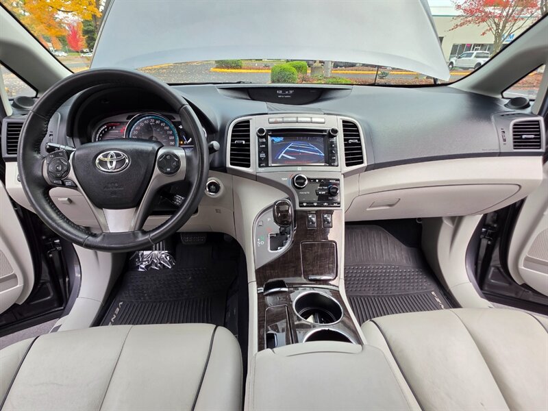 2013 Toyota Venza XLE AWD V6 CAM NAV / PANO ROOF / LEATHER / 1-OWNER  / ALL WHEEL DRIVE / FULLY LOADED - Photo 17 - Portland, OR 97217