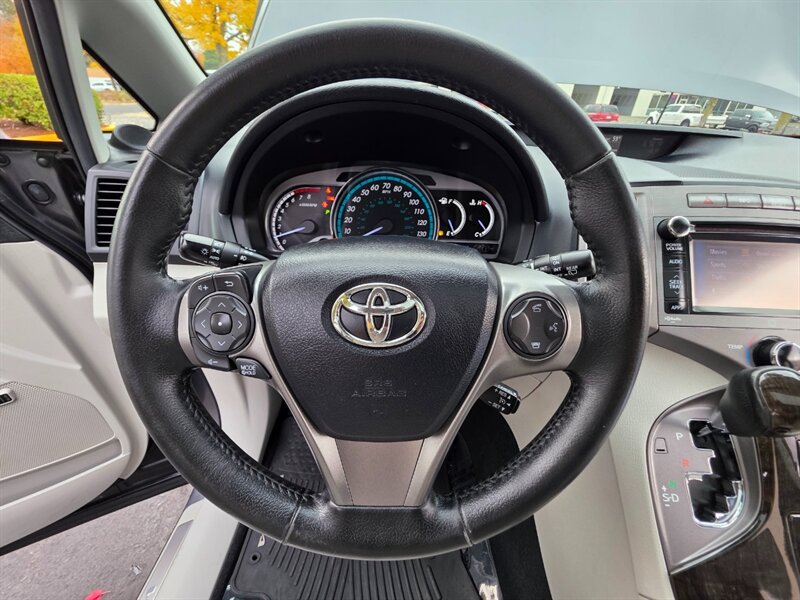 2013 Toyota Venza XLE AWD V6 CAM NAV / PANO ROOF / LEATHER / 1-OWNER  / ALL WHEEL DRIVE / FULLY LOADED - Photo 47 - Portland, OR 97217