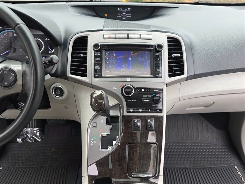 2013 Toyota Venza XLE AWD V6 CAM NAV / PANO ROOF / LEATHER / 1-OWNER  / ALL WHEEL DRIVE / FULLY LOADED - Photo 18 - Portland, OR 97217