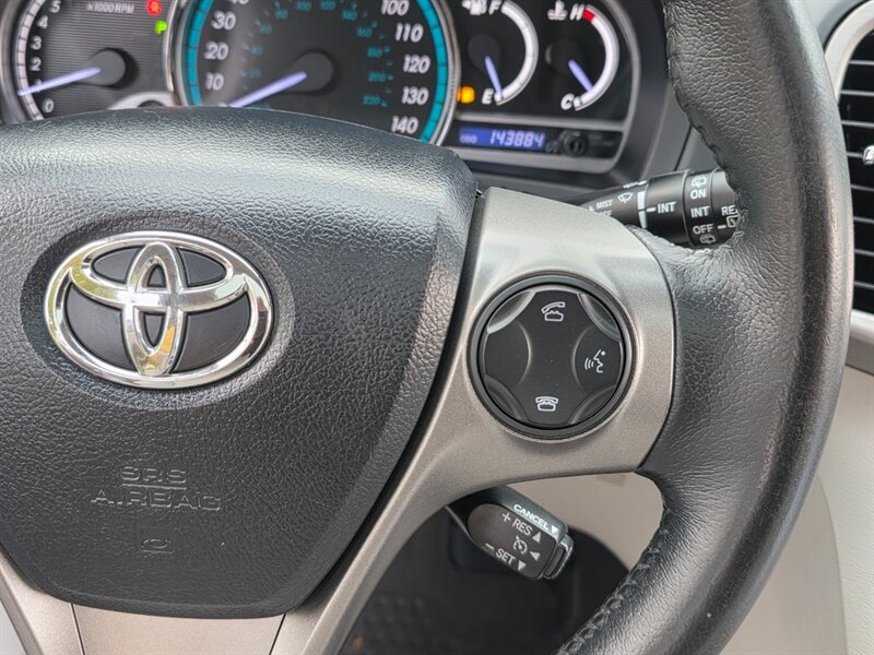 2013 Toyota Venza XLE AWD V6 CAM NAV / PANO ROOF / LEATHER / 1-OWNER  / ALL WHEEL DRIVE / FULLY LOADED - Photo 34 - Portland, OR 97217
